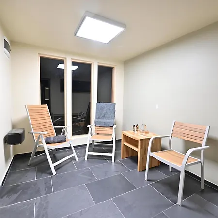 Domaine Edegger - Organic Winery Badacsony 바다초니토마이