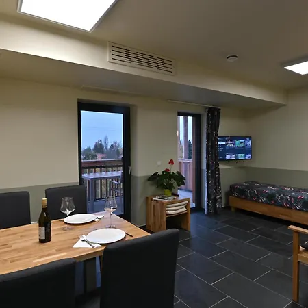 아파트호텔 Domaine Edegger - Organic Winery Badacsony 바다초니토마이