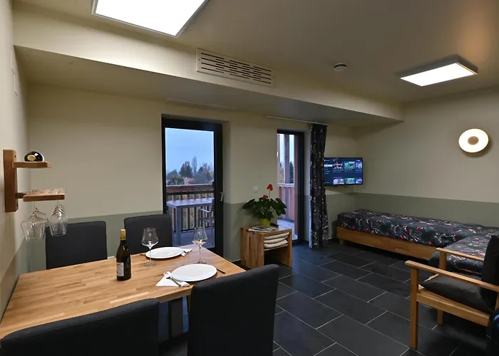 アパートホテル Domaine Edegger - Organic Winery Badacsony バダチョニトマイ